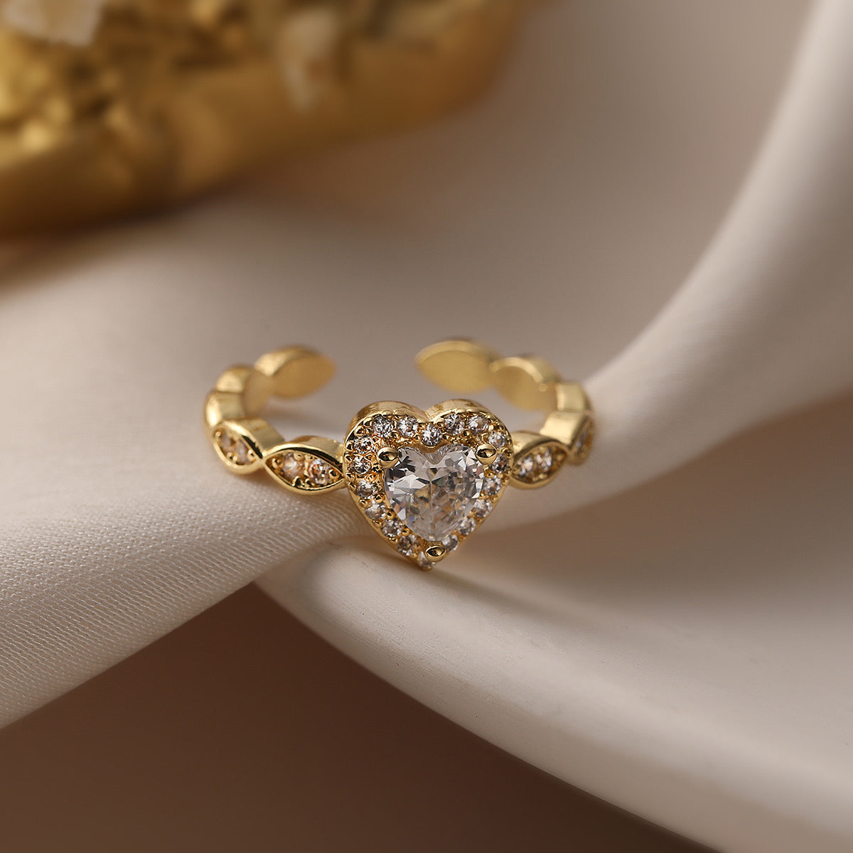18K gold plated Open Heartstone elegance Ring