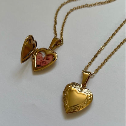 Heart Photo Locket -Picture necklace- Secret photo pendant