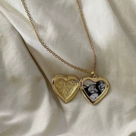Heart Photo Locket -Picture necklace- Secret photo pendant