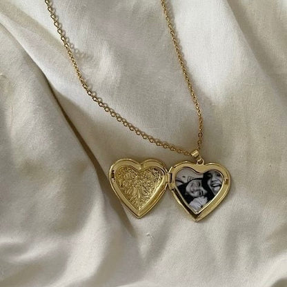 Heart Photo Locket -Picture necklace- Secret photo pendant